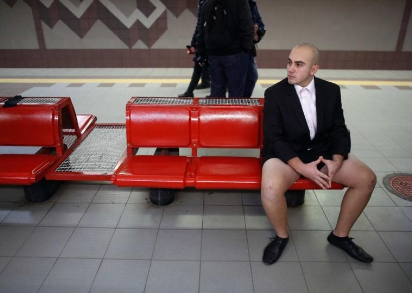 Sin pantalones y vergüenza: el flash mob más brillante de este invierno