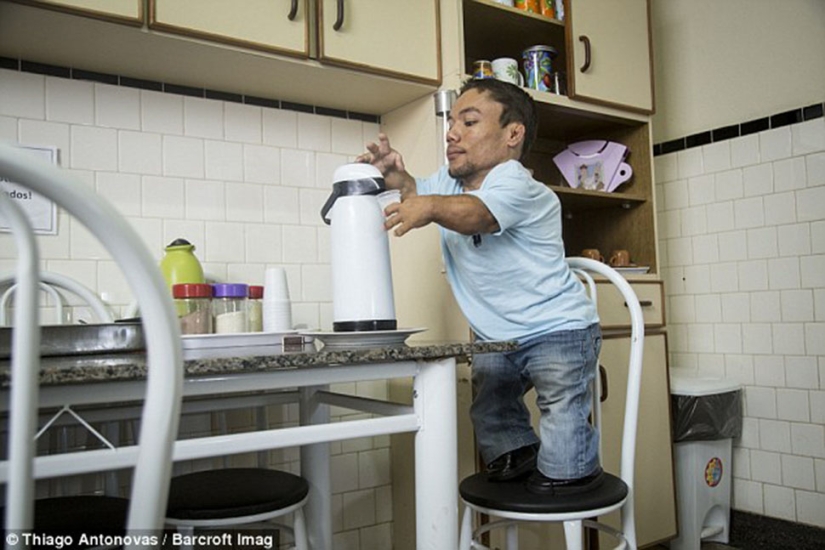Size doesn't matter: how the shortest couple in the world manages to lead a normal life
