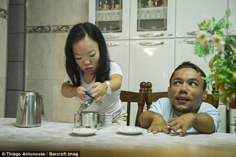 Size doesn't matter: how the shortest couple in the world manages to lead a normal life