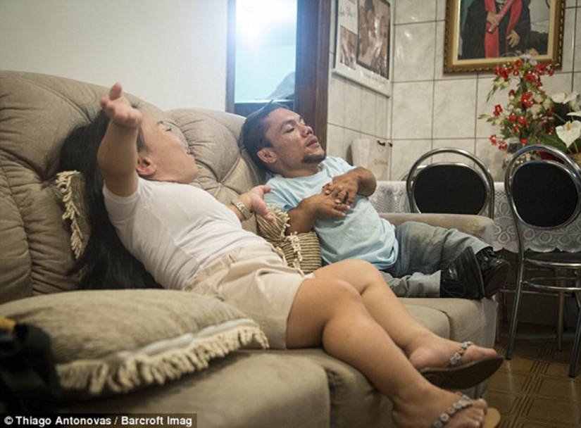 Size doesn't matter: how the shortest couple in the world manages to lead a normal life