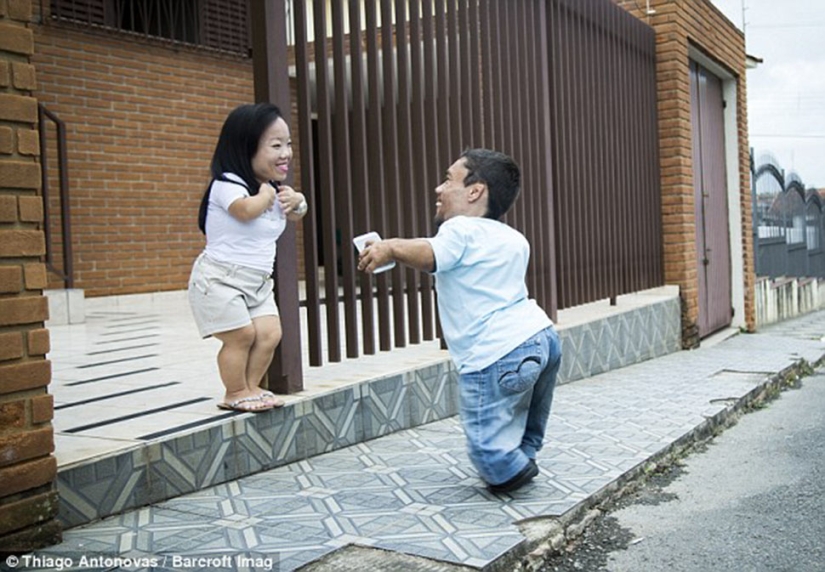 Size doesn't matter: how the shortest couple in the world manages to lead a normal life