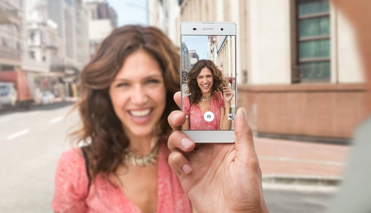 Smartphone con la letra "X". Lo que se contó en la presentación de la nueva línea de teléfonos inteligentes Sony Xperia X en Rusia