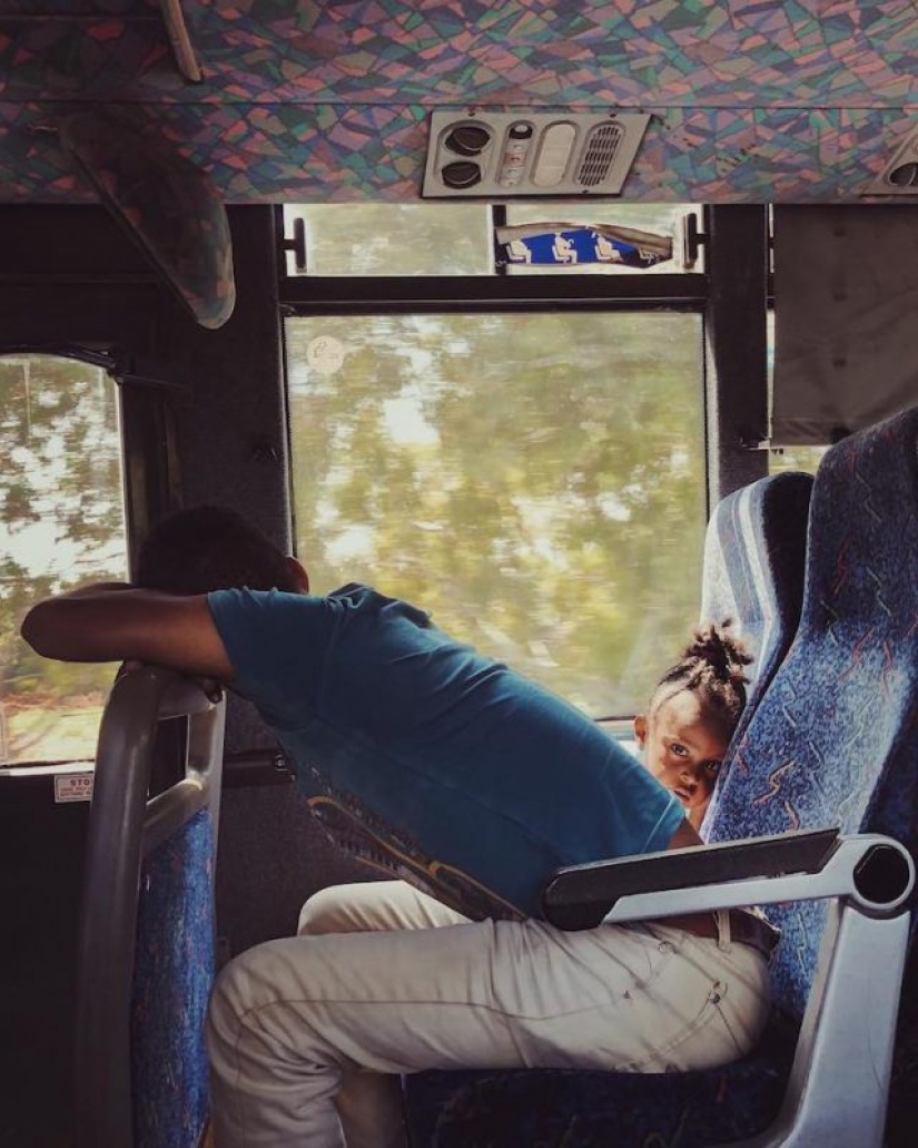 "Smile, you're on candid camera!": girl photographer takes amazing pictures of strangers on an iPhone