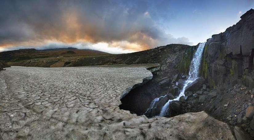 Snow caves of Kamchatka Snow caves of Kamchatka