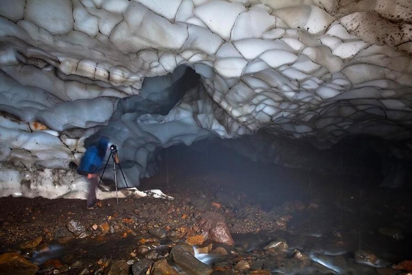 Snow caves of Kamchatka Snow caves of Kamchatka