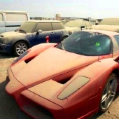Sobre los problemas de Dubai: se han acumulado demasiados Ferrari abandonados en los estacionamientos