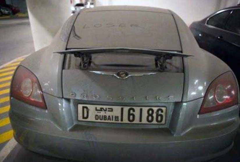 Sobre los problemas de Dubai: se han acumulado demasiados Ferrari abandonados en los estacionamientos
