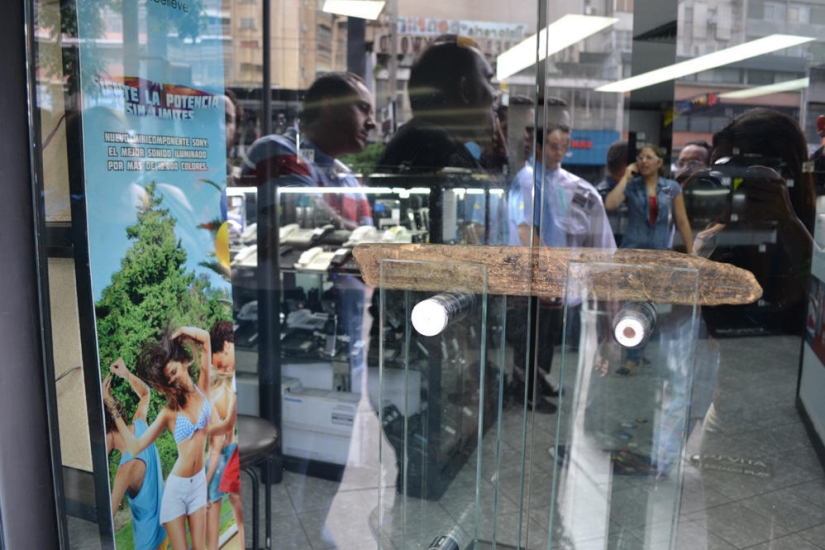 Socialist "occupation" in Venezuela: The army seized shops and distributes goods almost for free Socialist "occupation" in Venezuela: The army seized shops and distributes goods almost for free