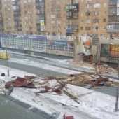 Spring in Norilsk: roofs blow off houses, people are evacuated