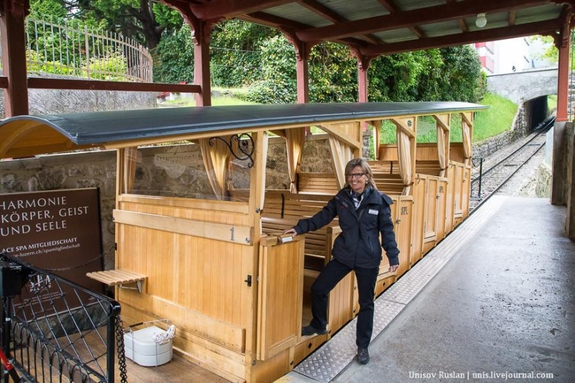 Stanserhorn Cabrio - two-story cable car cabin