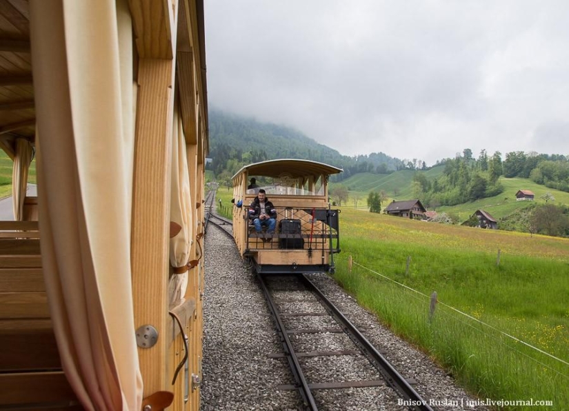 Stanserhorn Cabrio - two-story cable car cabin