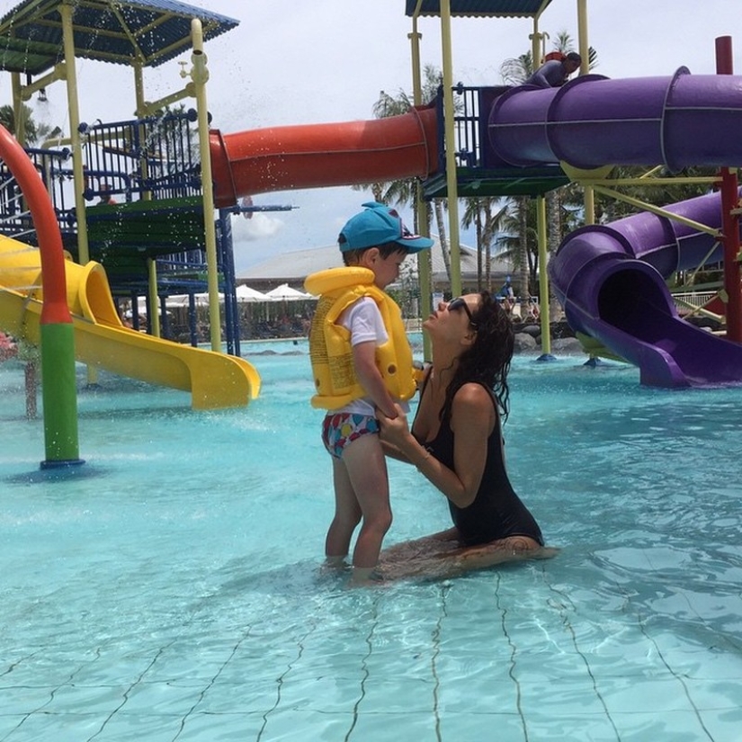 Stars with many children with a perfect body
