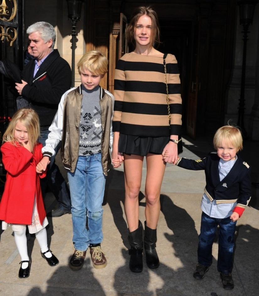 Stars with many children with a perfect body