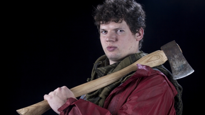 Stay alive at all costs Stay alive at all costs