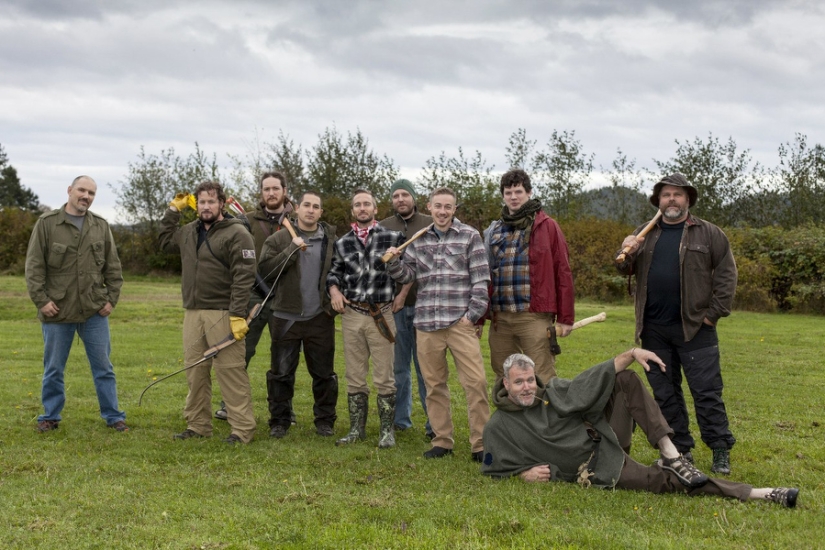 Stay alive at all costs Stay alive at all costs