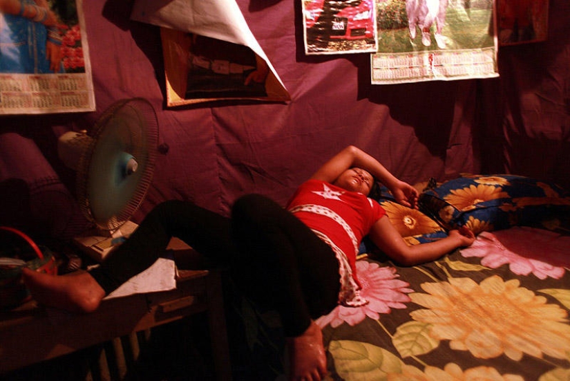 Stolen Childhood - Girl Prostitutes from Bangladesh