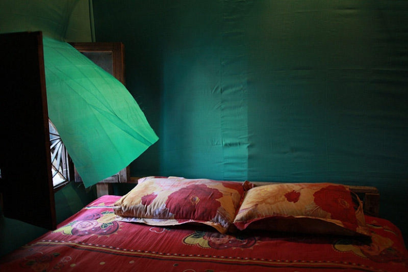 Stolen Childhood - Girl Prostitutes from Bangladesh