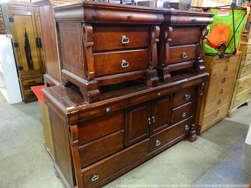 Store of used construction goods