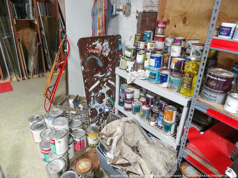 Store of used construction goods