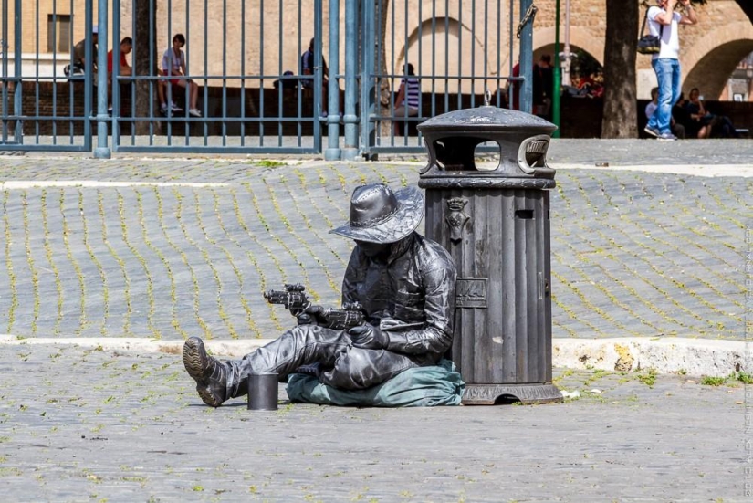 Street beggars in Rome