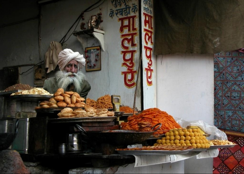 Street vending around the world