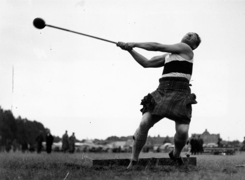 Strength, Courage and Flying Skirts - Highland Games in Scotland Strength, Courage and Flying Skirts - Highland Games in Scotland