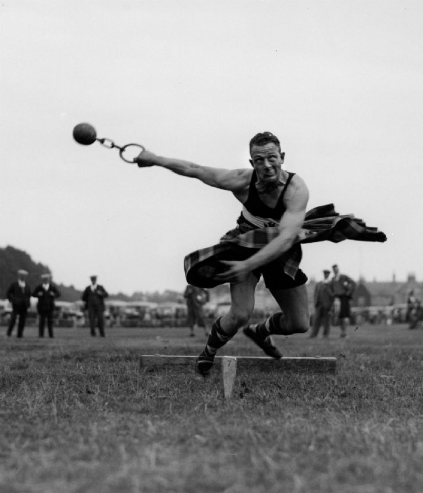 Strength, Courage and Flying Skirts - Highland Games in Scotland Strength, Courage and Flying Skirts - Highland Games in Scotland