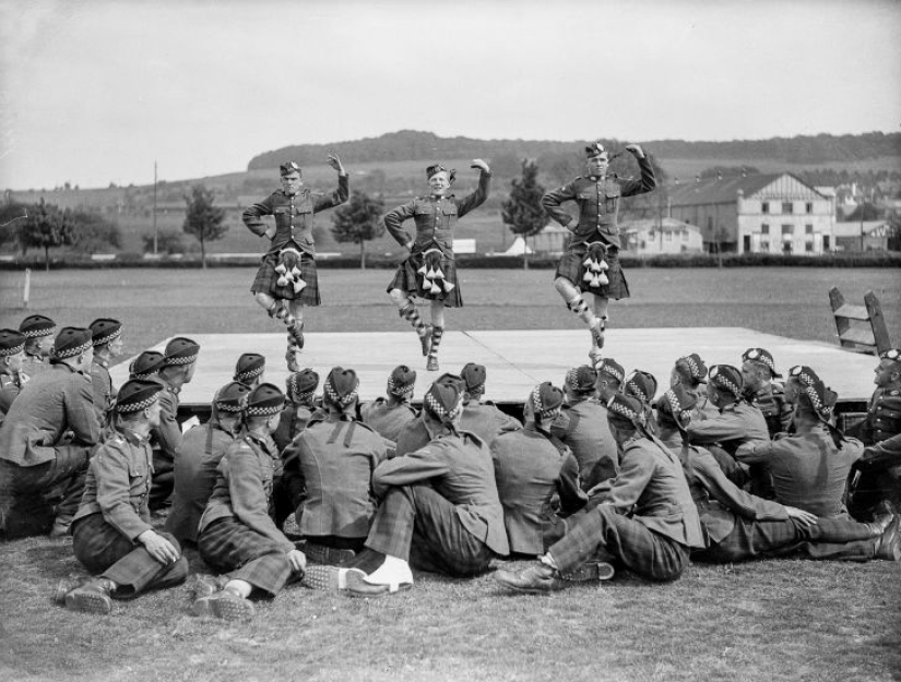 Strength, Courage and Flying Skirts - Highland Games in Scotland Strength, Courage and Flying Skirts - Highland Games in Scotland