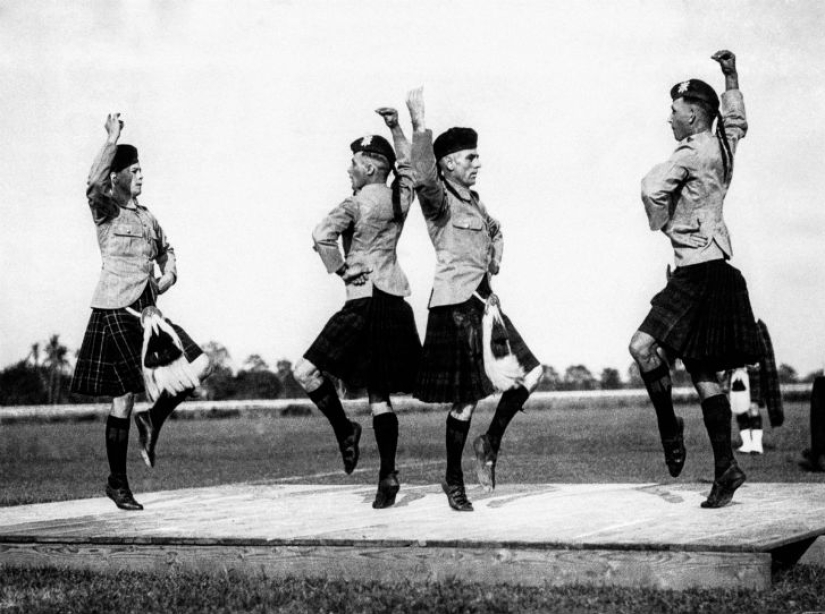 Strength, Courage and Flying Skirts - Highland Games in Scotland Strength, Courage and Flying Skirts - Highland Games in Scotland