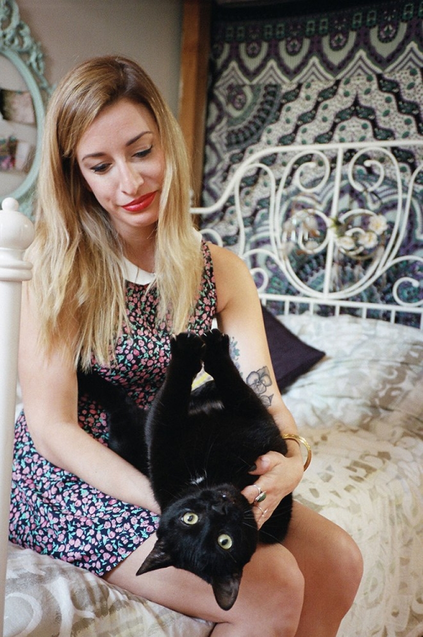 Strong, independent women of New York and their mustachioed companions