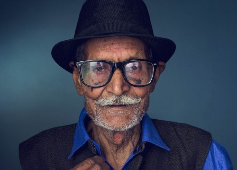 Style and fashion work wonders: grandson turned his 96-year-old farmer grandfather into a real dandy