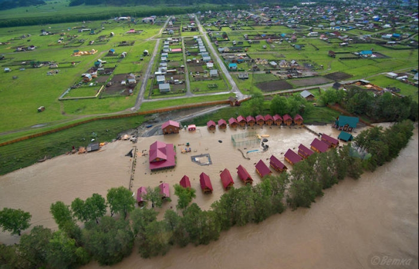 Summer in Altai began with a terrible flood