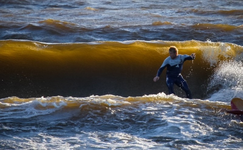 Surfing in Russia: from St. Petersburg to Kamchatka