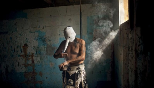 Surreal photos from the life of modern Oglala Lakota Indians Surreal photos from the life of modern Oglala Lakota Indians