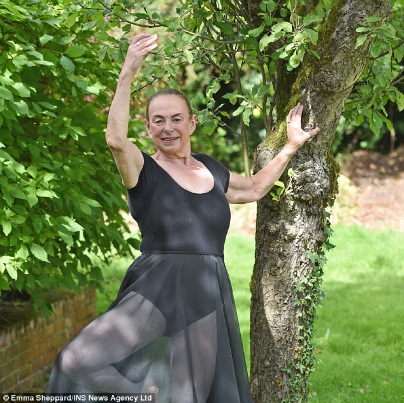 Swan pension: grandmother from the UK became a ballerina at the age of 71