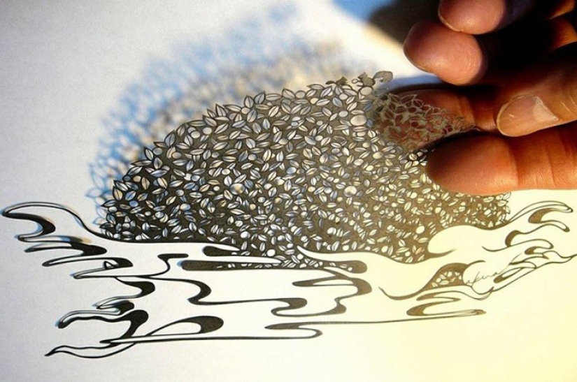 Tallado en papel por el artesano japonés Akira Nagaya Tallado en papel por el artesano japonés Akira Nagaya