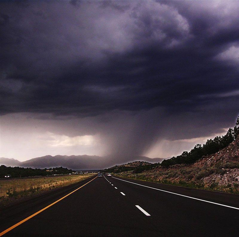 Terrifying beauty of thunderclouds