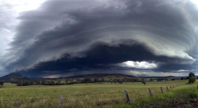 Terrifying beauty of thunderclouds