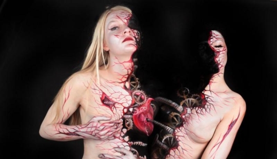 Terrifyingly beautiful and incredible body art