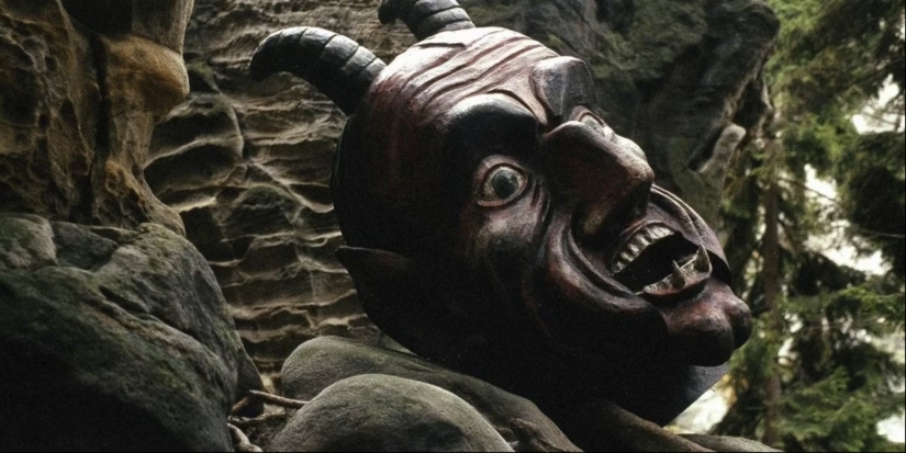 The 10 Best Directors Who Defined Surrealism in Movies