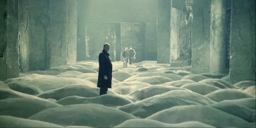 The 10 Best Directors Who Defined Surrealism in Movies