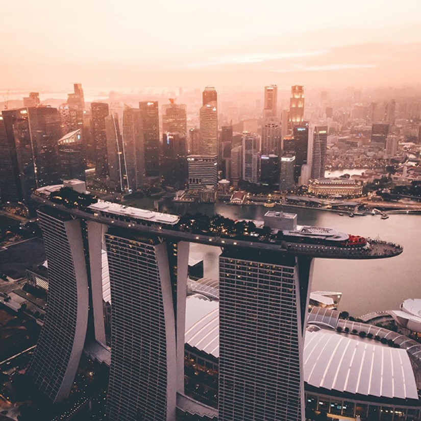 The 20-year-old photographer shoots truly dizzying urban landscapes in different countries The 20-year-old photographer shoots truly dizzying urban landscapes in different countries