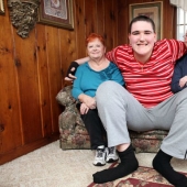 The American youth with a height of 2.33 meters continues to grow