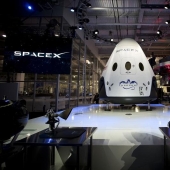 The Americans presented a manned reusable ship Dragon V2 The Americans presented a manned reusable ship Dragon V2