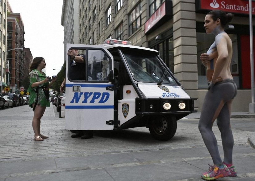 The Art of Disguise: Nude Models in New York City