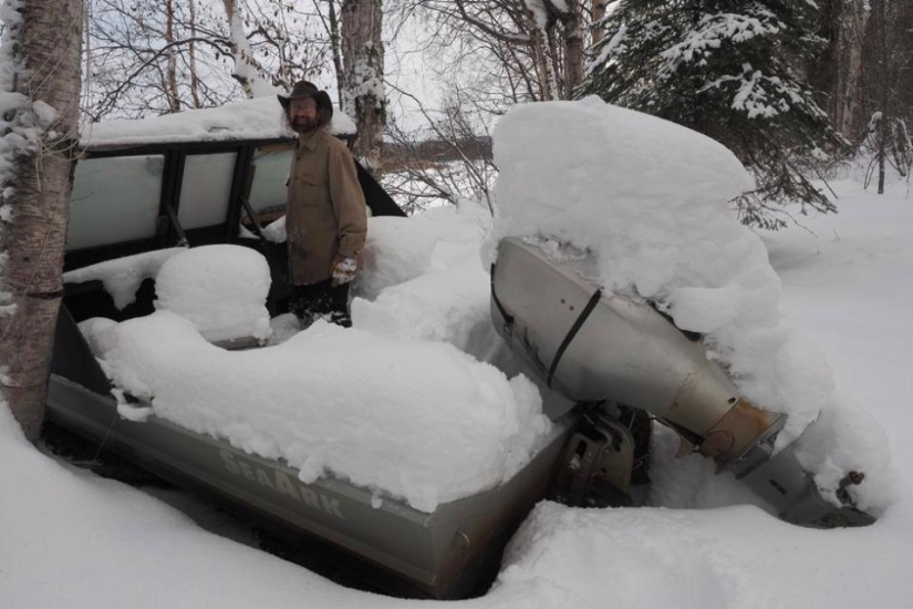 The Atchley family has been living for 18 years as hermits away from civilization