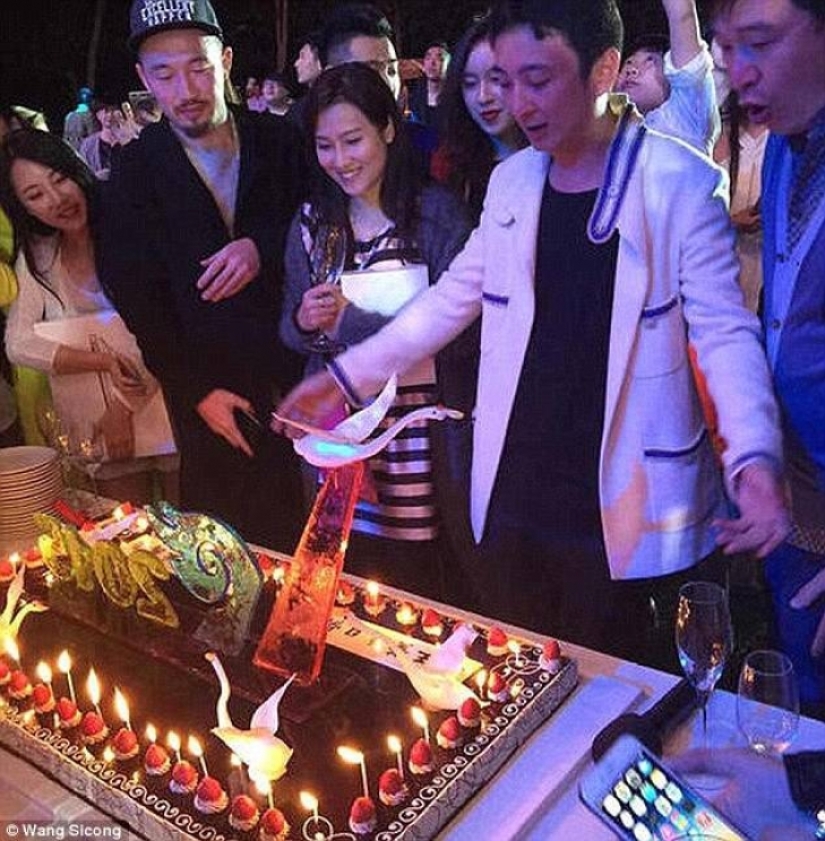 The Beautiful Life of China&#39;s Golden Youth