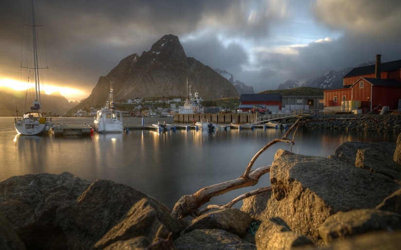 The beauty of Norway. Traveling in the Lofoten Islands The beauty of Norway. Traveling in the Lofoten Islands