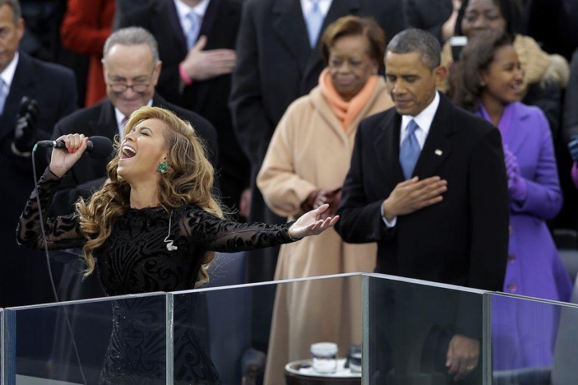 The Best Political Photobombs of 2013