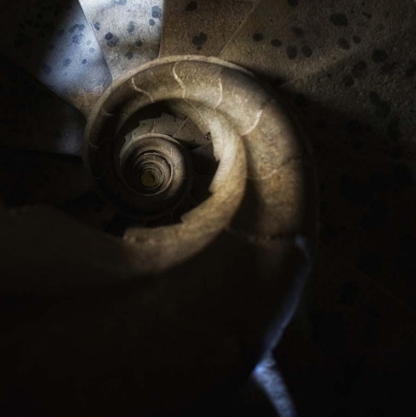 The breathtaking beauty of spiral staircases